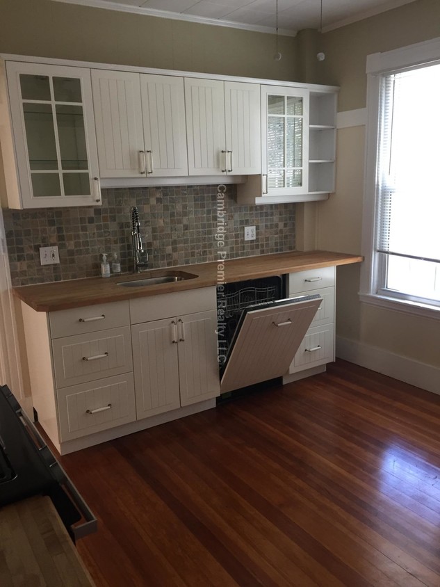 Foto principal - 48 St James Ave