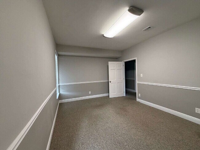 Building Photo - 4300 Bayou Blvd