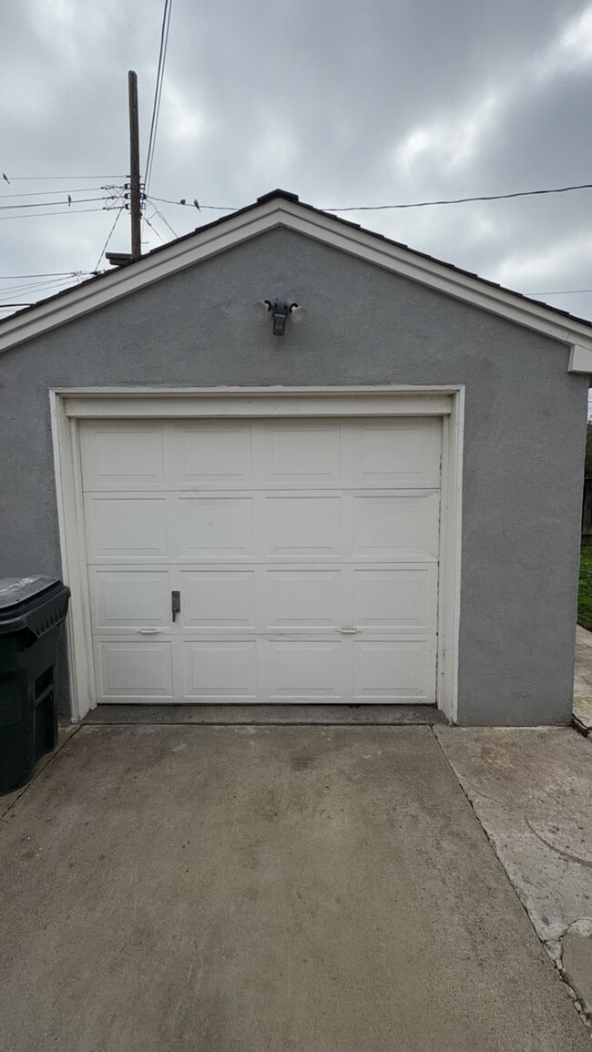 Foto del edificio - Cute Duplex off of Stockton Blvd