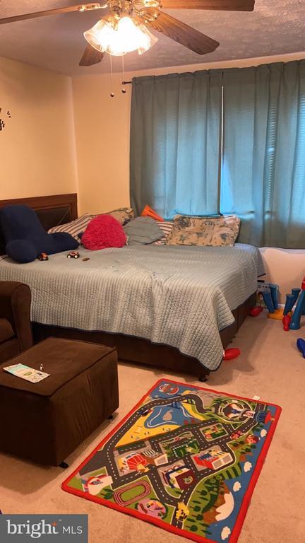 Foto del edificio - 14105 Honey Hill Ct