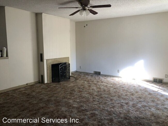 Foto del edificio - 3 br, 2 bath House - 218 W. 8th St.