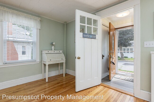 Foto del edificio - 3 br, 1.5 bath House - 61 Elsmere Avenue