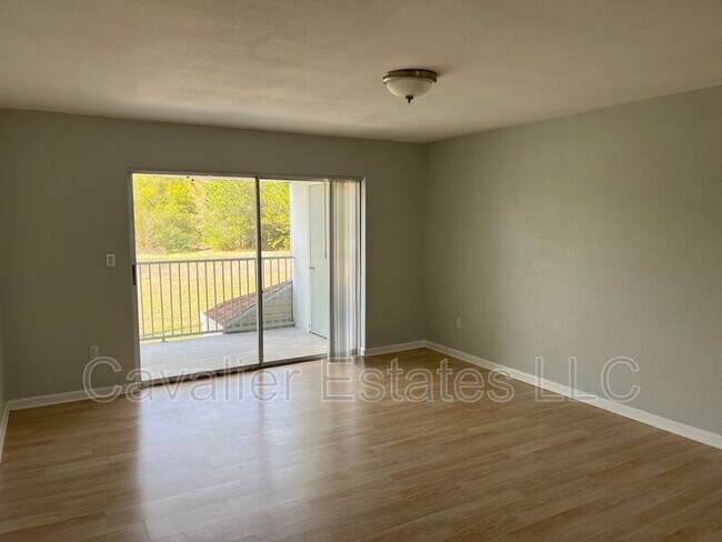 Foto del edificio - 7210 N Manhattan Ave