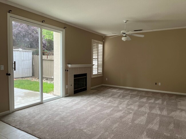 Building Photo - Beautiful 4 Bedroom 3 Bathroom in Folsom