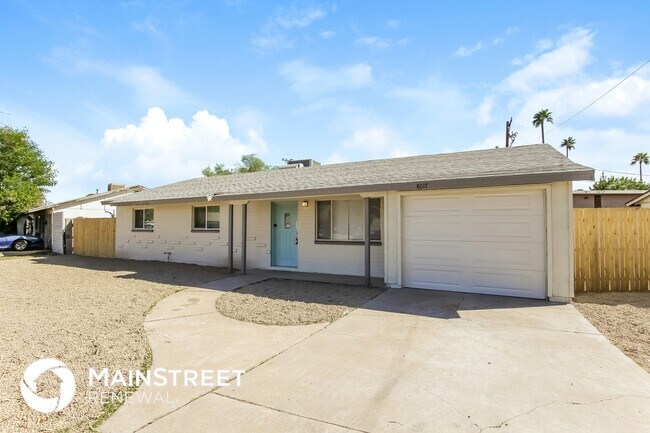 Foto del edificio - 8017 N 38th Ave