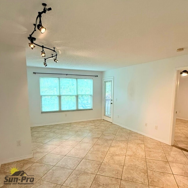 Photo - 1401 S Palmetto Ave Townhome