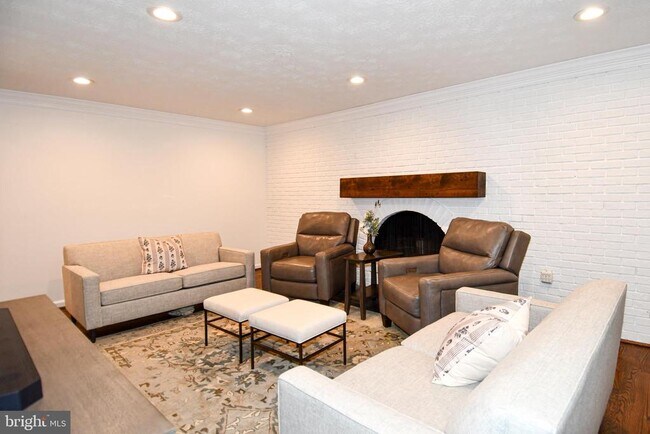 Foto del edificio - 12134 Holly Knoll Cir