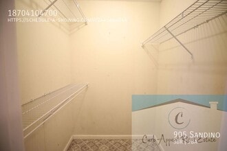 Building Photo - 905 Sandino Dr