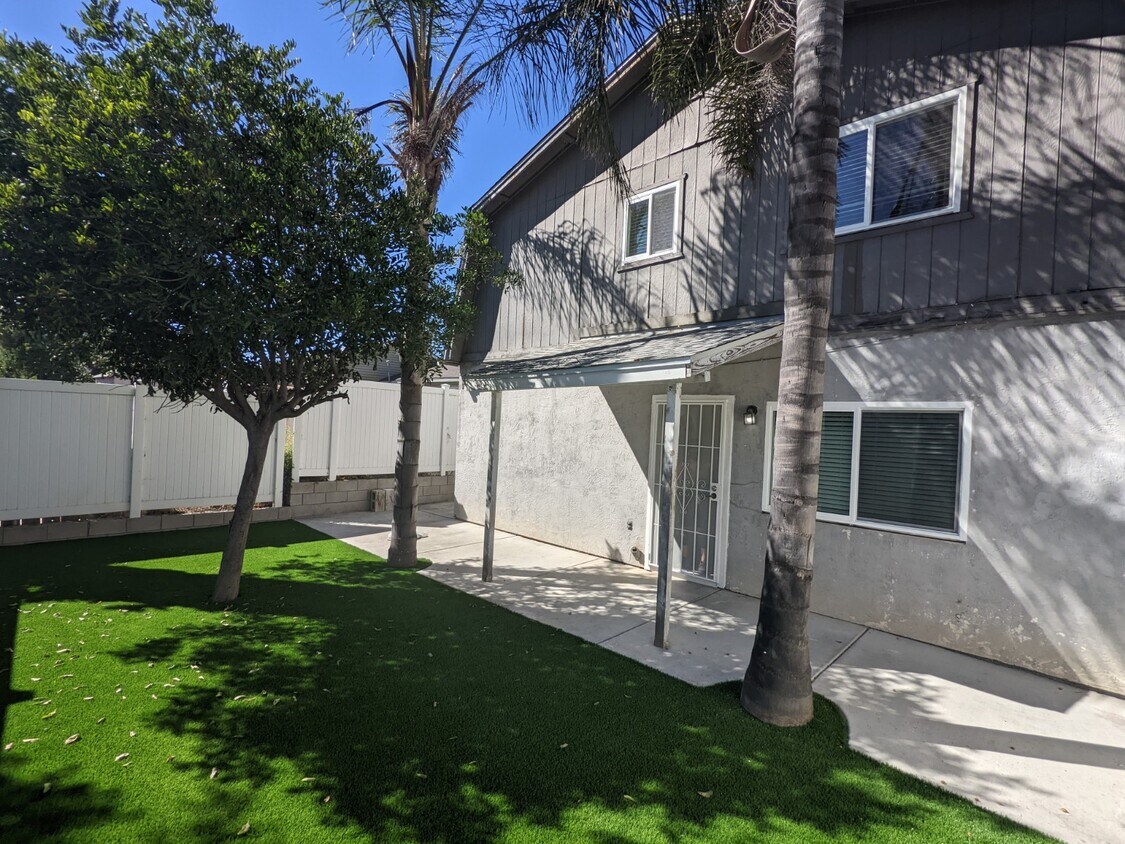 9041 Rosedale Dr, Spring Valley, CA 91977 Townhome Rentals in Spring
