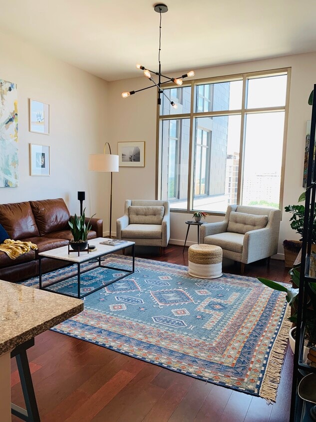 Living room - 565 Peachtree St NE