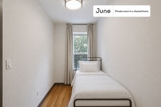 Building Photo - Room in Shared 3 bed/1 bath home in Upper East Side