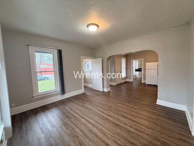 Building Photo - 301 E Nora Ave