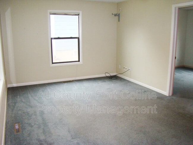 Building Photo - 817 E Laurel St