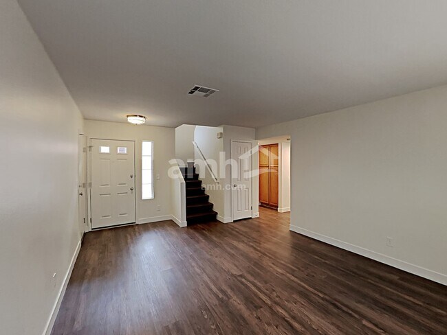 Foto del edificio - 9501 Amber Valley Ln