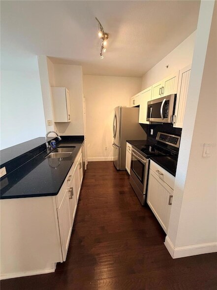 Foto del edificio - 5475 Vineland Rd