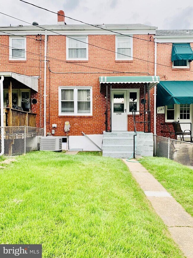 Building Photo - 1759 Weston Ave