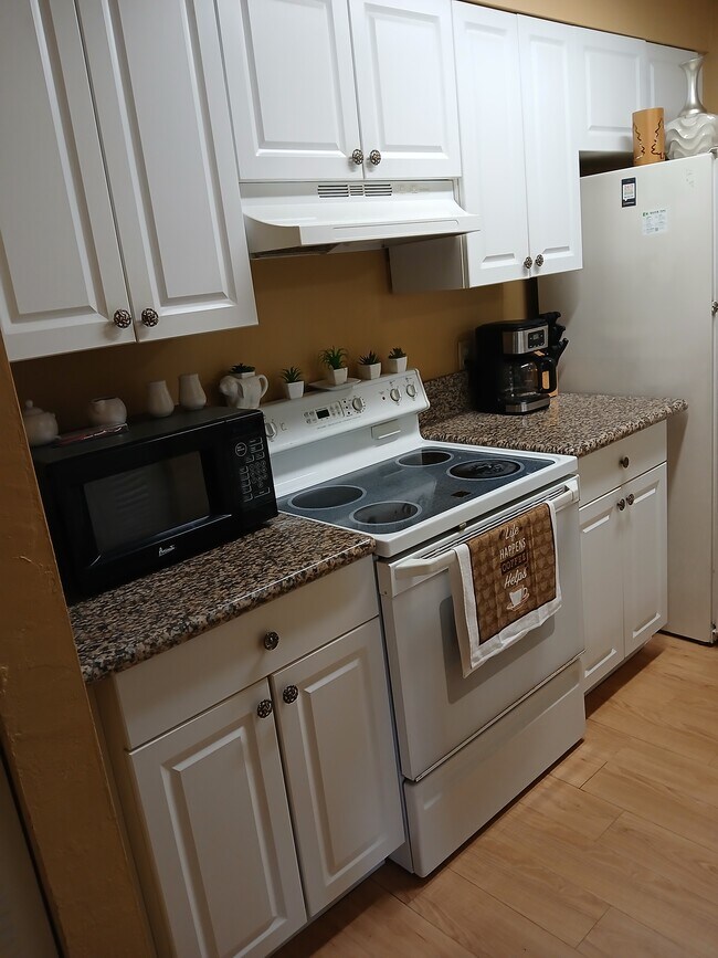 Foto del edificio - 9380 Lennex Ln