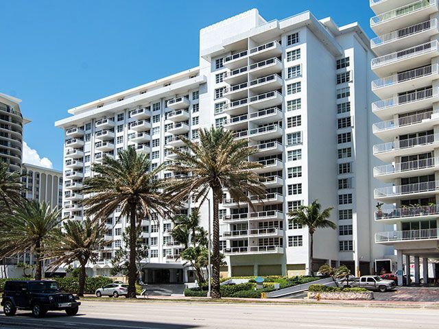 Foto del edificio - 5700 Collins Ave