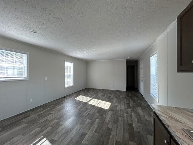 Building Photo - 29 S Hill Dr