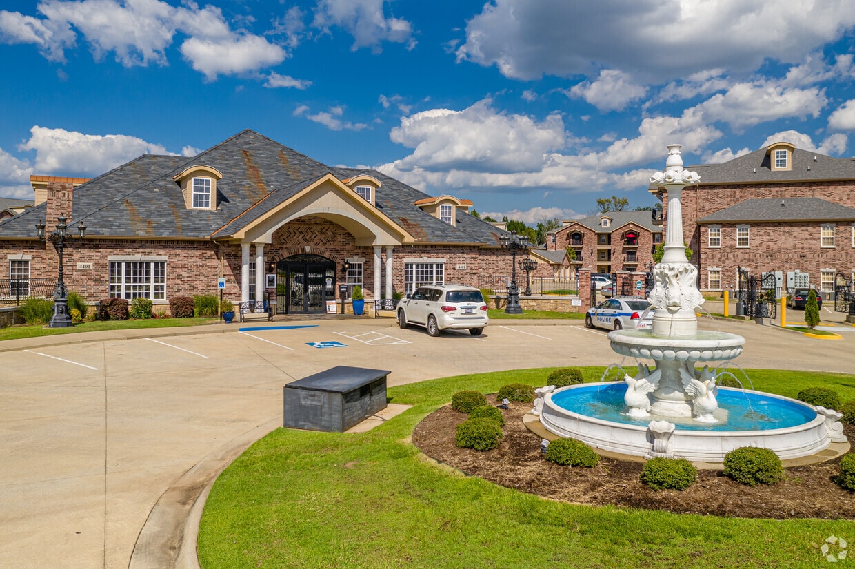 The Versailles Apartment Homes Apartments in North Little Rock, AR