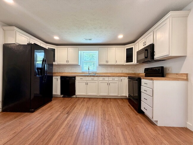 Foto del edificio - 14023 Mt Tabor Rd