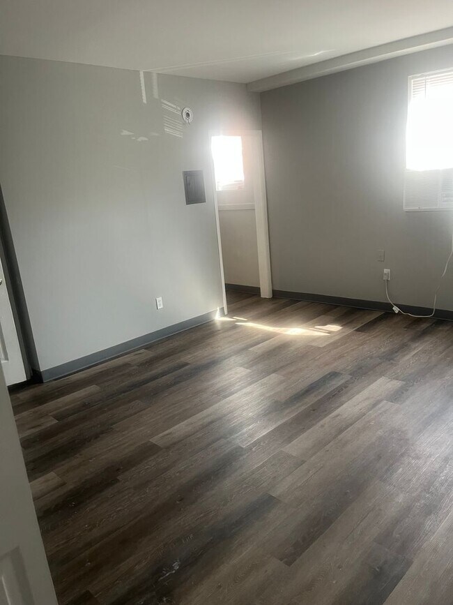 Building Photo - 816 Argonne Dr