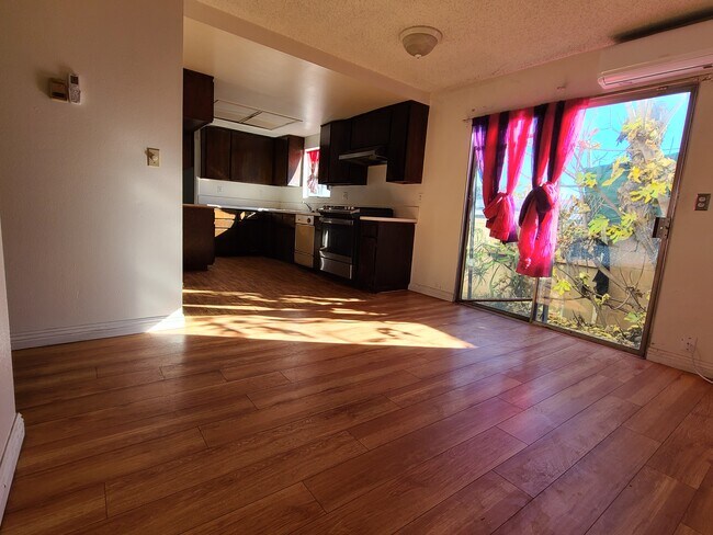 Foto del edificio - 318 N Nicholson Ave