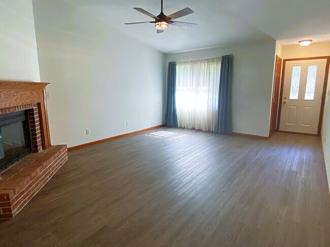 Building Photo - 2405 Checkerberry Ln