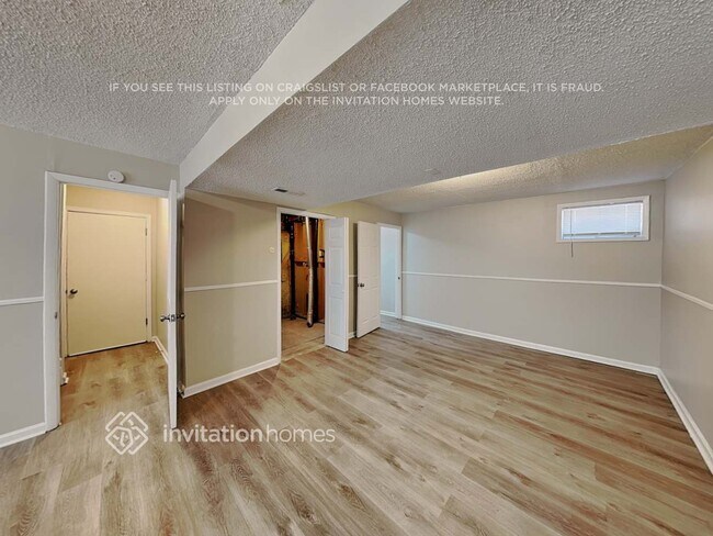 Foto del edificio - 1425 E 97th Pl