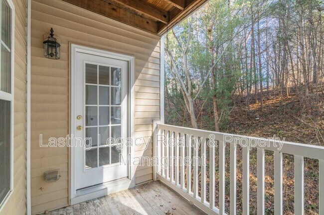 Foto del edificio - 1922 Salem Bluff Dr