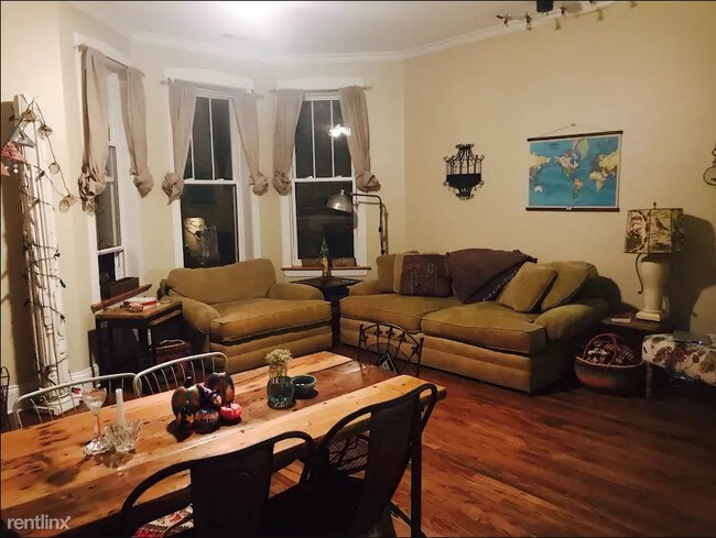 Foto del edificio - 1040 N Winchester Ave