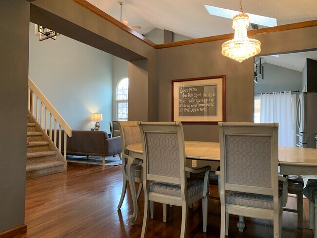Comedor - 7230 Native Cir