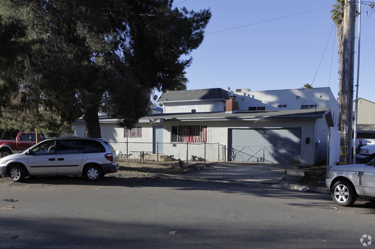 Building Photo - 503 N Grape St