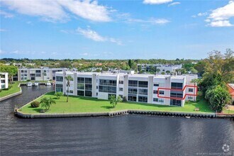 Building Photo - 1950 SW Palm City Rd