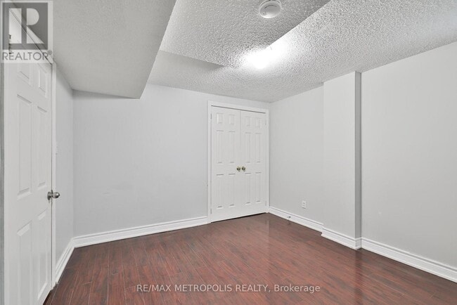 Building Photo - 104 Coppard Ave