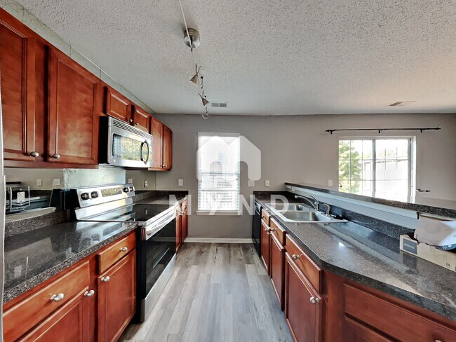 Building Photo - 3391 Parc Dr SW