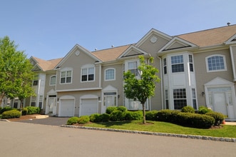 Building Photo - 167 Shinnecock Dr