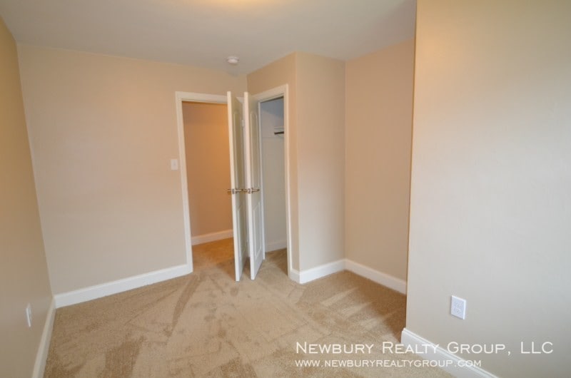 106 W Steuben St Unit 5, Crafton, PA 15205 Room for Rent in Crafton