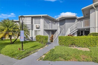 Building Photo - 1659 NE Miami Gardens Dr