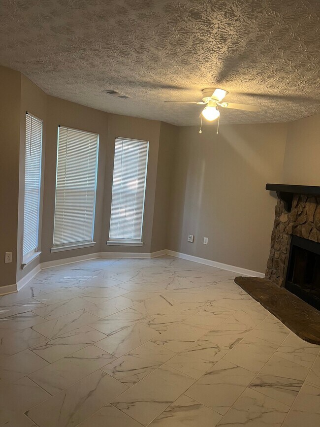 Building Photo - 3543 N Hopkins Ct