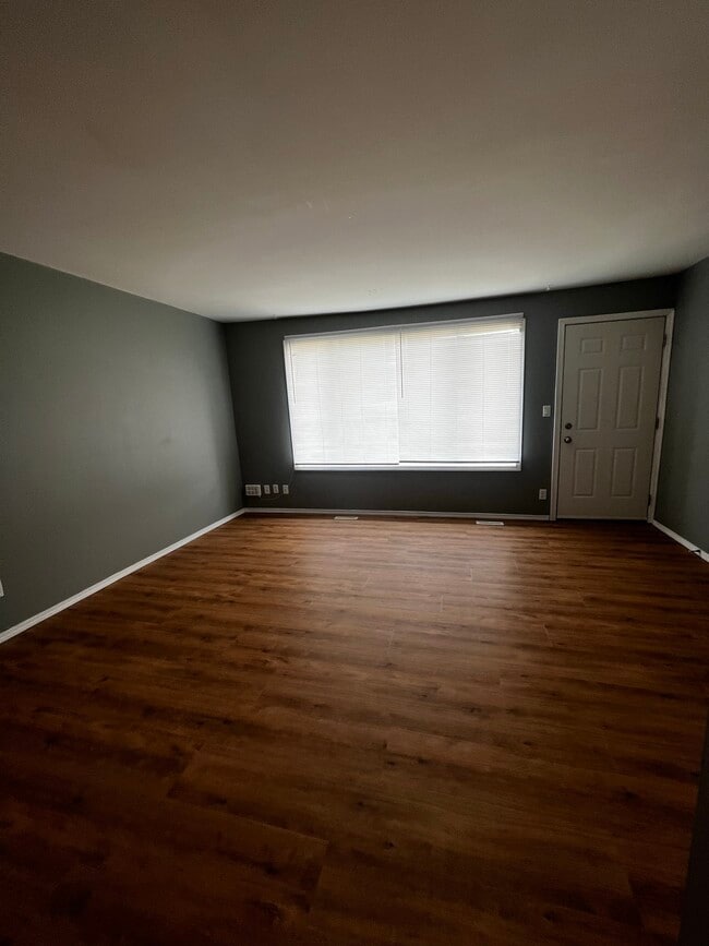 Building Photo - 7903-7995 95 Ave