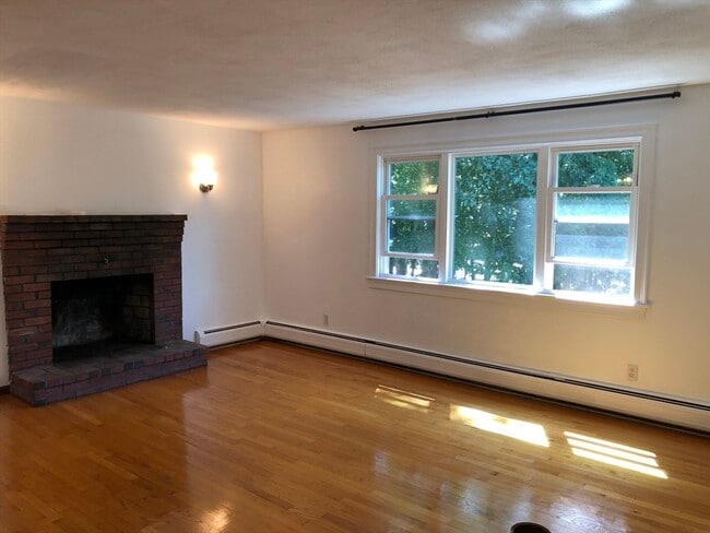 Building Photo - 1195 Boylston St