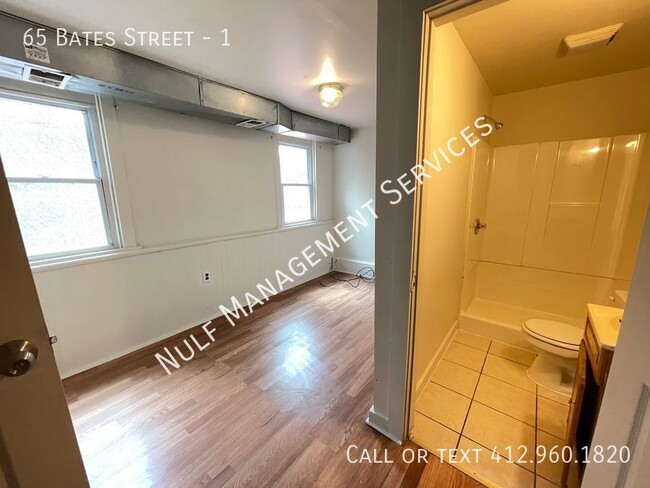 Building Photo - 2 Bed, 2 Bath unit in Oakland