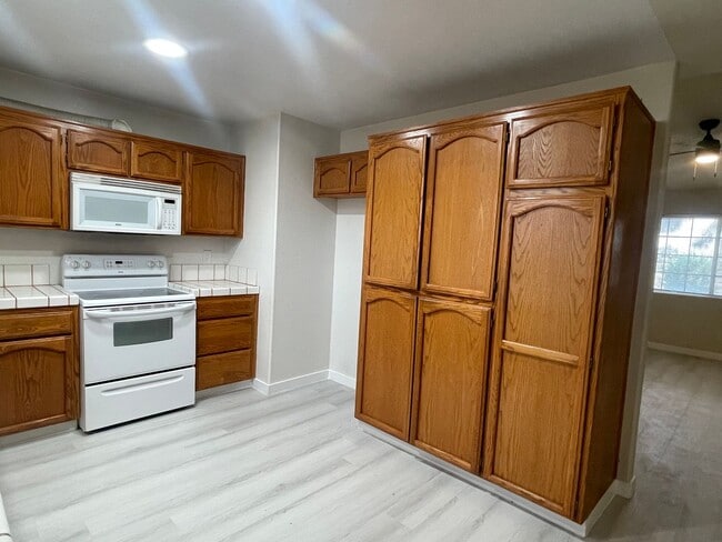 Building Photo - 3+2 READY NOW! $1,495.00