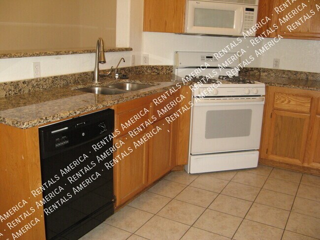Building Photo - 8536 W Dahlia Dr