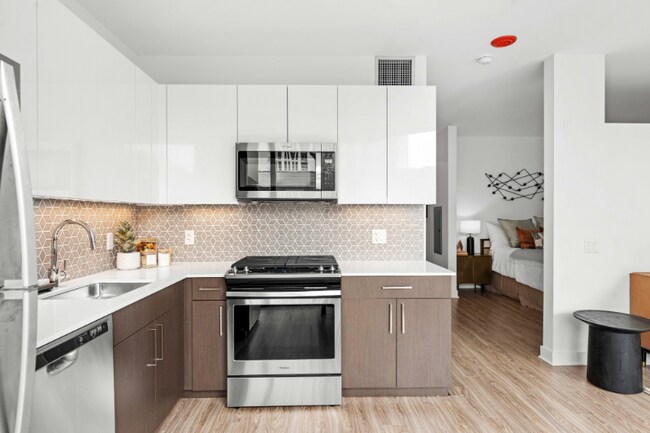 Photo - 1304 S Michigan Ave Apartment