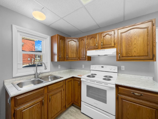 Building Photo - 301 N Julian St