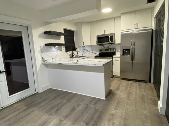 Foto del edificio - 407 NW 44th Ave