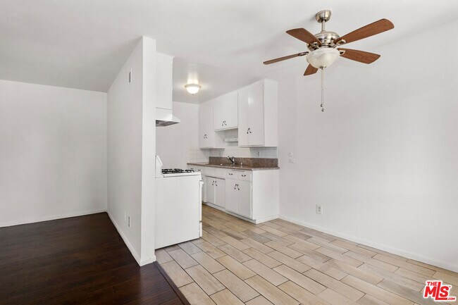 Foto del edificio - 3355 S Canfield Ave
