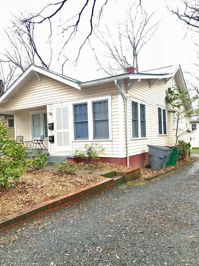 Building Photo - 1529 Thomas Ave